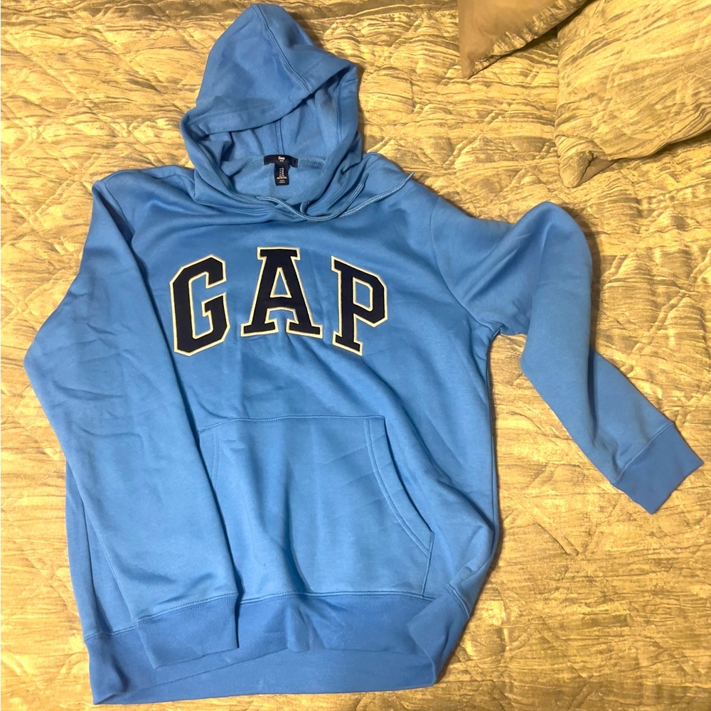 ✨Boys Gap baby blue hoodie. Size M.💫